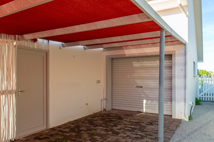 To Let 3 Bedroom Property for Rent in Port Owen Western Cape